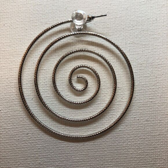 Oversized Spiral Pierced Earrings - Picture 3 of 6